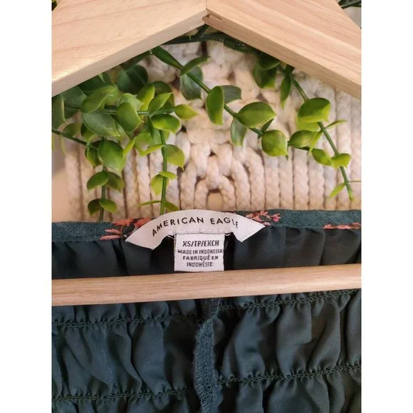 American Eagle Green Dainty Floral Long Sleeve Cropped Smocked Top, Size XS - Picture 5 of 6